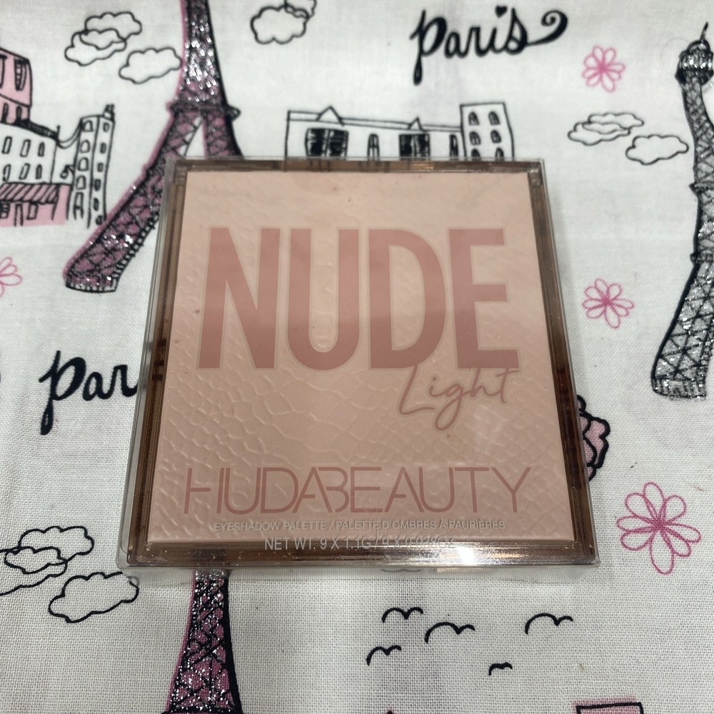Huda Beauty 9 Eyeshadow Pallet In Nude Light Brand‎ New